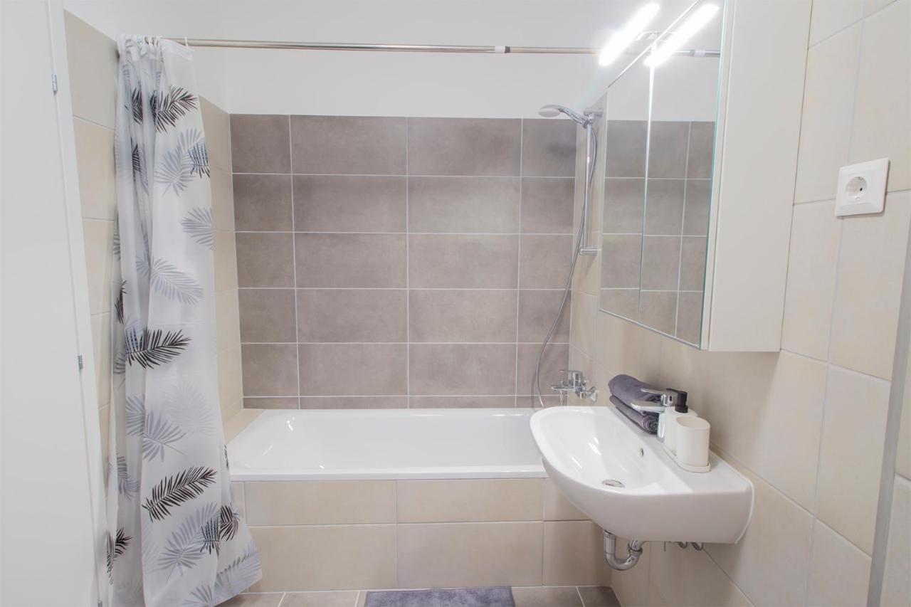 Corvin Modern Suite บูดาเปสต์ ภายนอก รูปภาพ